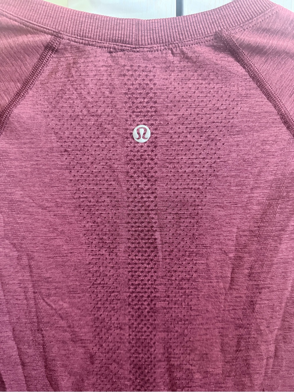 Lululemon swiftly long sleeve, size 8, like new. - Picture 3 of 3
